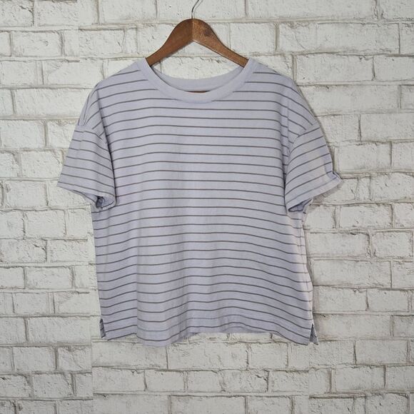 Old Navy cute stripe tee - Picture 1 of 13